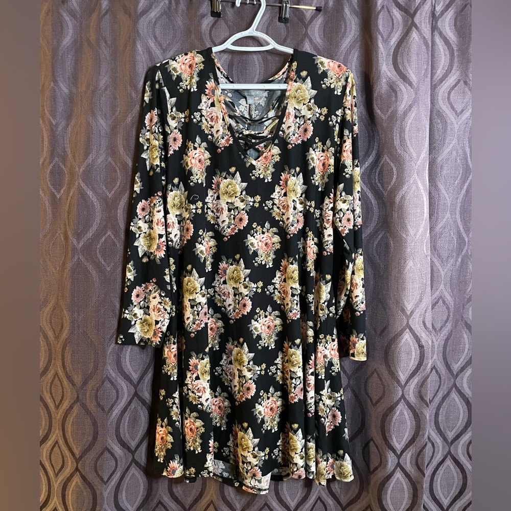 Long sleeve dress with crossed front lovesick brand EUC